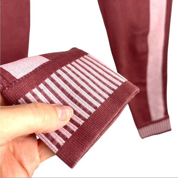 Fabletics High Waisted Seamless Colorblock Legging - Picture 8 of 14